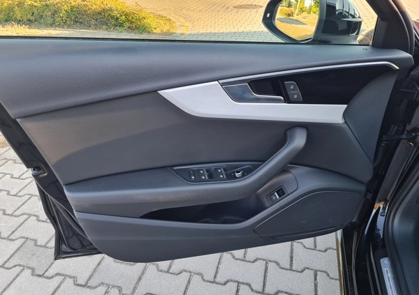 Audi A4 cena 97900 przebieg: 163000, rok produkcji 2020 z Sanok małe 497